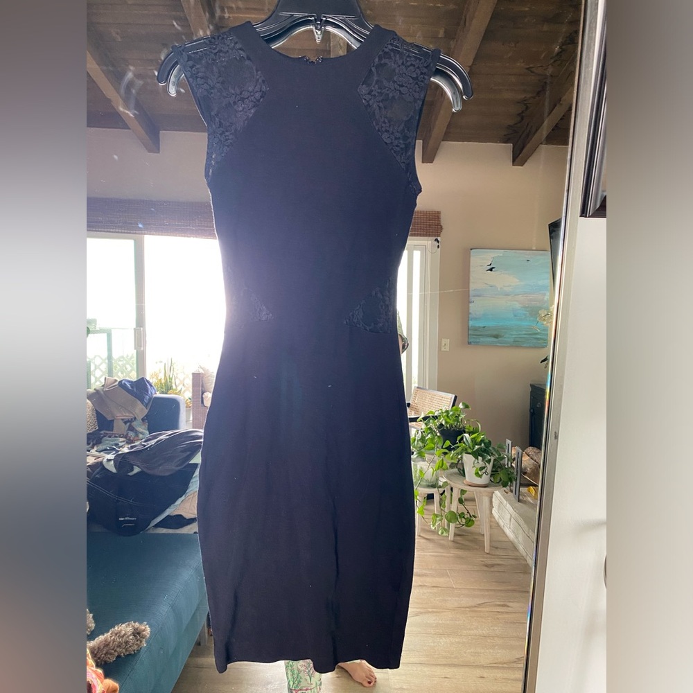 Size 0.  French Connection body con dress with lace. - Picture 3 of 6